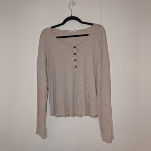 🎀$5 Tan Long Sleeve Crop Polo Shirt